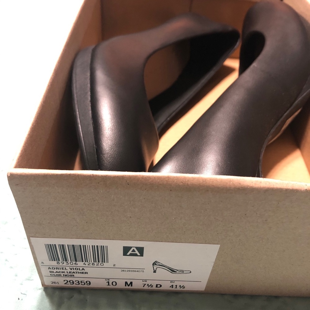 Clarks pumps